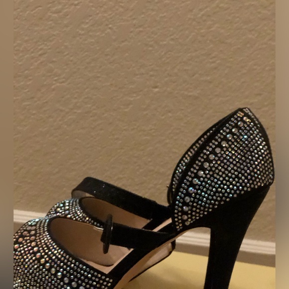 Cathy Jean bedazzled open toe strapped heels! Perfect for date night! - Picture 6 of 8